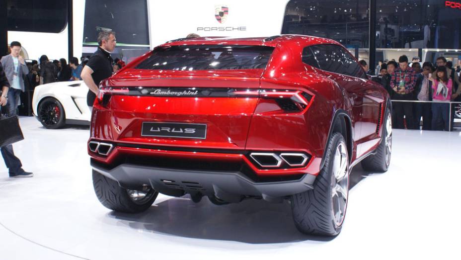 Lamborghini Urus Concept | <a href="https://beta-develop.quatrorodas.abril.com.br/galerias/saloes/pequim/2012/lamborghini-urus-concept-682718.shtml" rel="migration">Veja mais fotos</a>