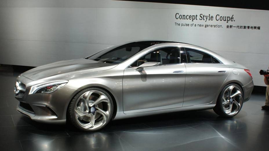 Mercedes-Benz Concept Style Coupé | <a href="https://beta-develop.quatrorodas.abril.com.br/galerias/saloes/pequim/2012/csc-682392.shtml" rel="migration">Veja mais fotos</a>