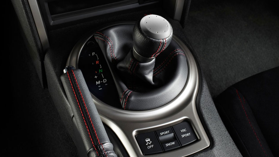 A transmiss&atilde;o pode ser manual ou autom&aacute;tica | <a href="https://beta-develop.quatrorodas.abril.com.br/noticias/scion-mostra-esportivo-fr-s-320588_p.shtml" rel="migration">Leia mais</a>