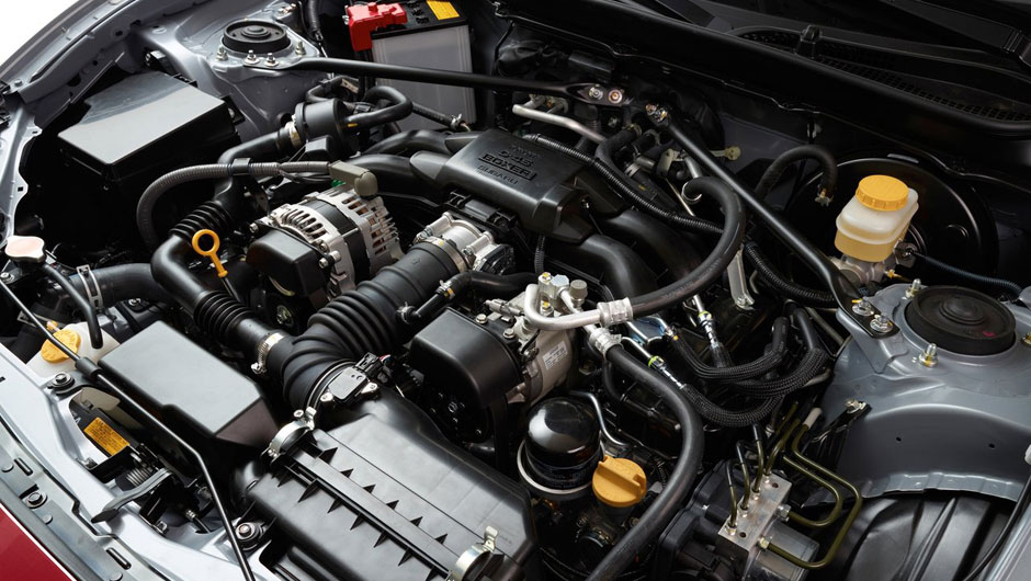 O FR-S usa um motor 2.0 boxer, que entrega 203 cv de pot&ecirc;ncia | <a href="https://beta-develop.quatrorodas.abril.com.br/noticias/scion-mostra-esportivo-fr-s-320588_p.shtml" rel="migration">Leia mais</a>