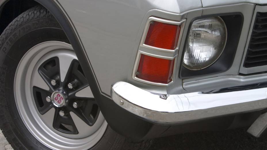 Com 140 cv debaixo do cap&ocirc;, o SS conseguia chegar aos 169,49 km/h, uma marca bastante impressionante para a &eacute;poca | <a href="https://beta-develop.quatrorodas.abril.com.br/classicos/faixa/opala-ss-melhor-esportivo-nacional-683530.shtml" rel="migration">Leia mais</a>