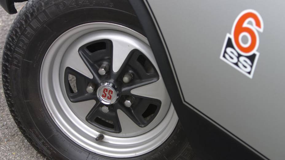 Al&eacute;m do design sedutor, o Opala SS tamb&eacute;m chamava aten&ccedil;&atilde;o pelas inova&ccedil;&otilde;es, como a introdu&ccedil;&atilde;o do c&acirc;mbio manual de quatro marchas | <a href="https://beta-develop.quatrorodas.abril.com.br/classicos/faixa/opala-ss-melhor-esportivo-nacional-683530.shtml" rel="migration">Leia mais</a>