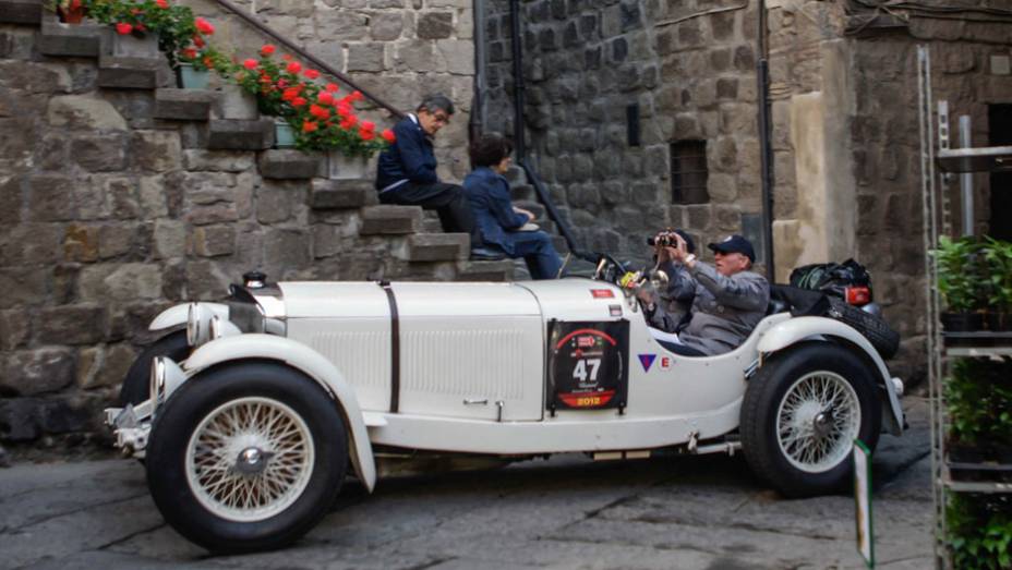 Este é um Mercedes-Benz 720 SSK; nem é preciso elogiar a beleza de suas linhas... Este é um Mercedes-Benz 720 SSK; nem é preciso elogiar a beleza de suas linhas...