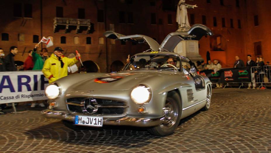 O que dizer desta Mercedes-Benz 300 SL Gull Wing? Nem nós sabemos... O que dizer desta Mercedes-Benz 300 SL Gull Wing? Nem nós sabemos...