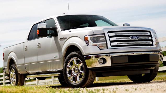 Picape passa por reestilização na linha 2013 | <a href="https://beta-develop.quatrorodas.abril.com.br/noticias/ford-f-150-chega-linha-2013-322561_p.shtml" target="_blank" rel="migration">Leia mais</a> Picape passa por reestilização na linha 2013 | <a href="https://beta-develop.quatrorodas.abril.com.br/noticias/ford-f-150-chega-linha-2013-322561_p.shtml" target="_blank" rel="migration">Leia mais</a>