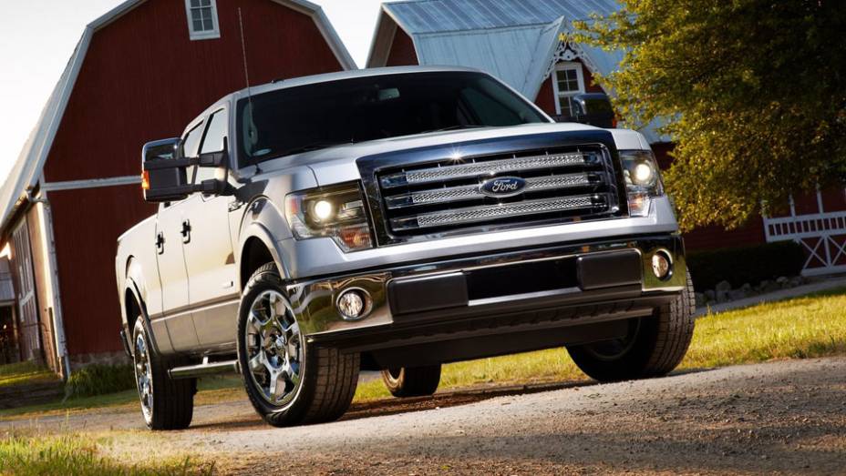 Grade é nova e três cores adicionais estão disponíveis | <a href="https://beta-develop.quatrorodas.abril.com.br/noticias/ford-f-150-chega-linha-2013-322561_p.shtml" target="_blank" rel="migration">Leia mais</a>