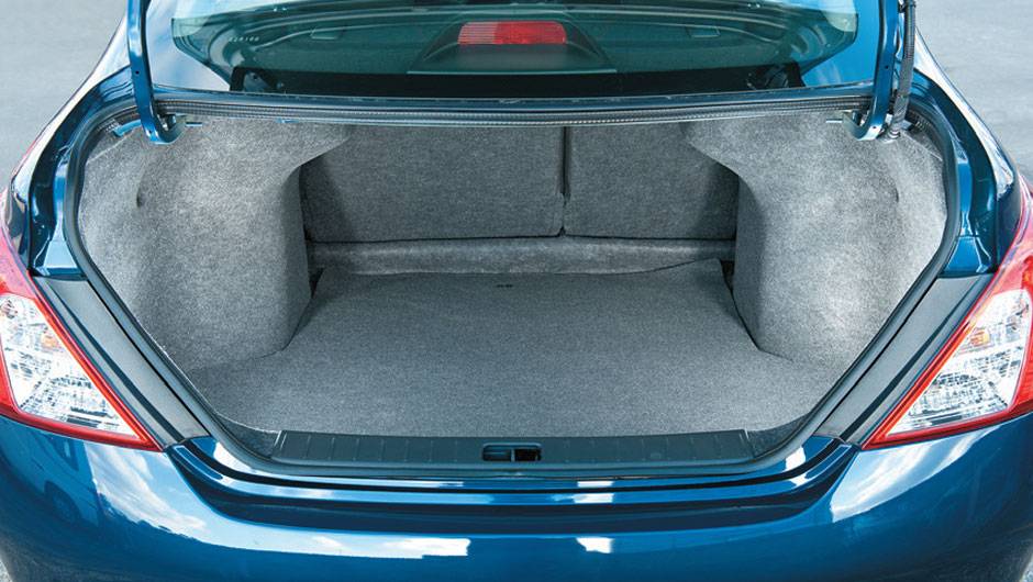 Porta-malas de 460 litros ainda é adequado para famílias | <a href="https://beta-develop.quatrorodas.abril.com.br/carros/comparativos/chevrolet-cobalt-x-fiat-grand-siena-x-nissan-versa-687466.shtml" target="_blank" rel="migration">Leia mais</a> Porta-malas de 460 litros ainda é adequado para famílias | <a href="https://beta-develop.quatrorodas.abril.com.br/carros/comparativos/chevrolet-cobalt-x-fiat-grand-siena-x-nissan-versa-687466.shtml" target="_blank" rel="migration">Leia mais</a>