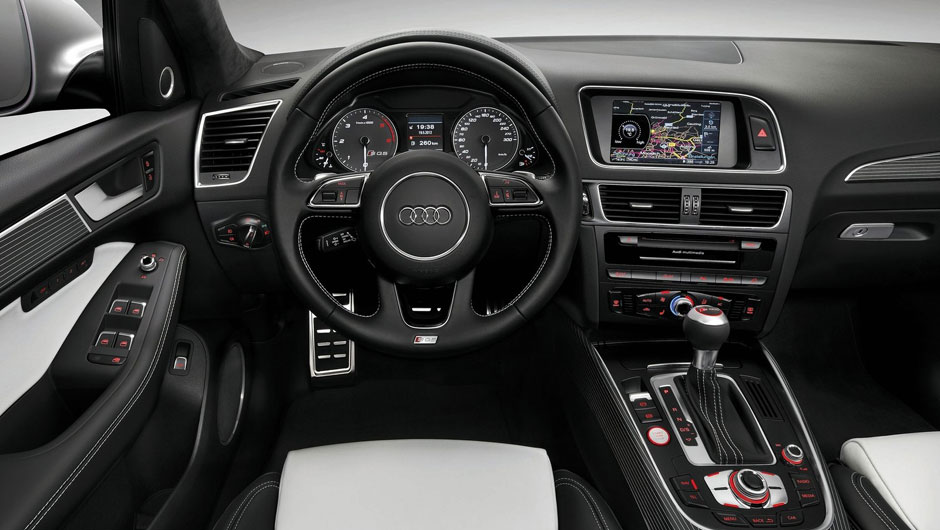 Interior teve poucas mudan&ccedil;as | <a href="https://beta-develop.quatrorodas.abril.com.br/noticias/audi-mostra-sq5-tdi-versao-esportiva-q5-323175_p.shtml" rel="migration">Leia mais</a>