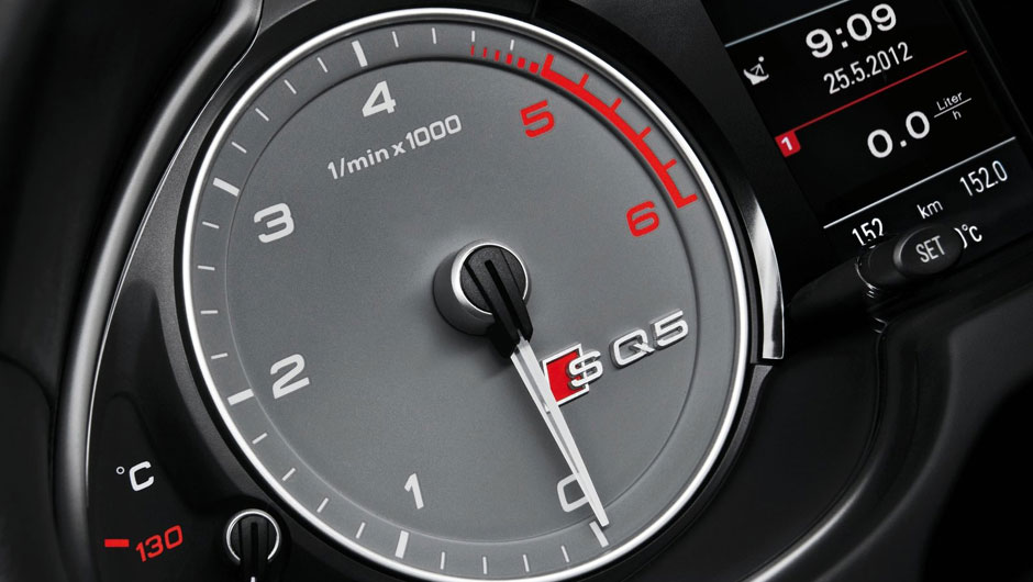 Painel de instrumentos foi revisado | <a href="https://beta-develop.quatrorodas.abril.com.br/noticias/audi-mostra-sq5-tdi-versao-esportiva-q5-323175_p.shtml" rel="migration">Leia mais</a>