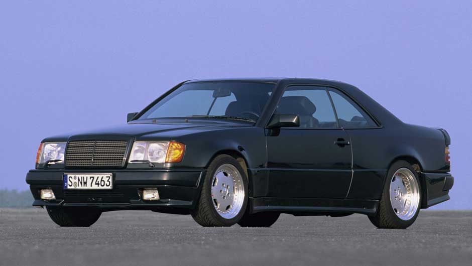 O belo cup&ecirc; 300 CE 6.3 AMG existiu entre 1986 e 1995 e foi um dos carros mais conhecidos que j&aacute; passaram pelas m&atilde;os da preparadora