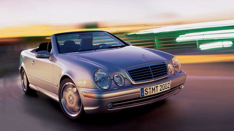 CLK 55 AMG: marcou a despedida do belo convers&iacute;vel em grande estilo, sendo apresentado em 2002, &uacute;ltimo ano de sua produ&ccedil;&atilde;o