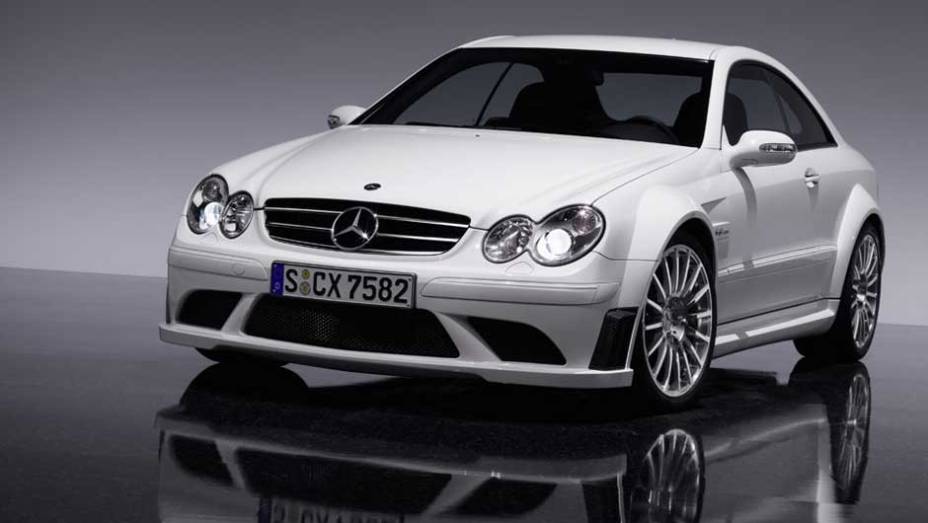 CLK 63 AMG Black Series: série mais do que especial do cupê CLK, tinha um motor 6.2 V8 de 507 cv, que o levava aos 100 km/h em 4,1 segundos CLK 63 AMG Black Series: série mais do que especial do cupê CLK, tinha um motor 6.2 V8 de 507 cv, que o levava aos 100 km/h em 4,1 segundos