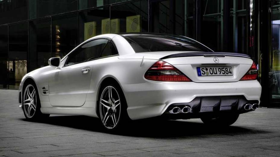 SL 63 AMG: o conversível teve várias séries limitadas, incluindo a IWC, que levava o nome de uma famosa marca de relógios; com apenas 200 unidades fabricadas do modelo, chamava atenção pelos 525 cv SL 63 AMG: o conversível teve várias séries limitadas, incluindo a IWC, que levava o nome de uma famosa marca de relógios; com apenas 200 unidades fabricadas do modelo, chamava atenção pelos 525 cv