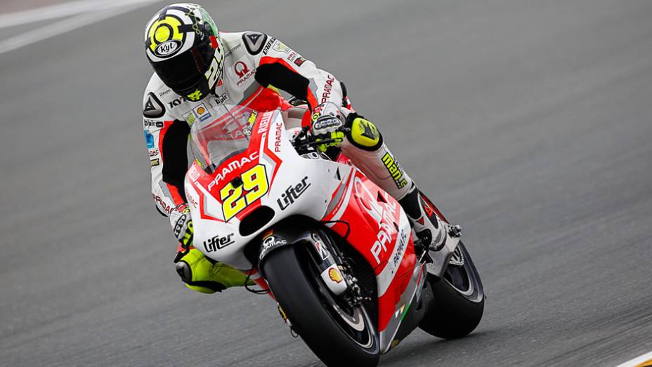 Andrea Iannone | <a href="https://beta-develop.quatrorodas.abril.com.br/moto/noticias/motogp-sete-vezes-marquez-790790.shtml" rel="migration">Leia mais</a>