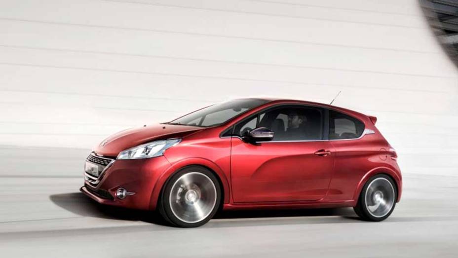 Peugeot confirmou a versão de produção do 208 GTI para o Salão de Paris deste ano. Versão conceitual foi mostrada em Genebra. <a href="https://beta-develop.quatrorodas.abril.com.br/noticias/fabricantes-peugeot-208-gti-sera-mostrado-paris-325335_p.shtml" rel="migration">Leia mais</a>