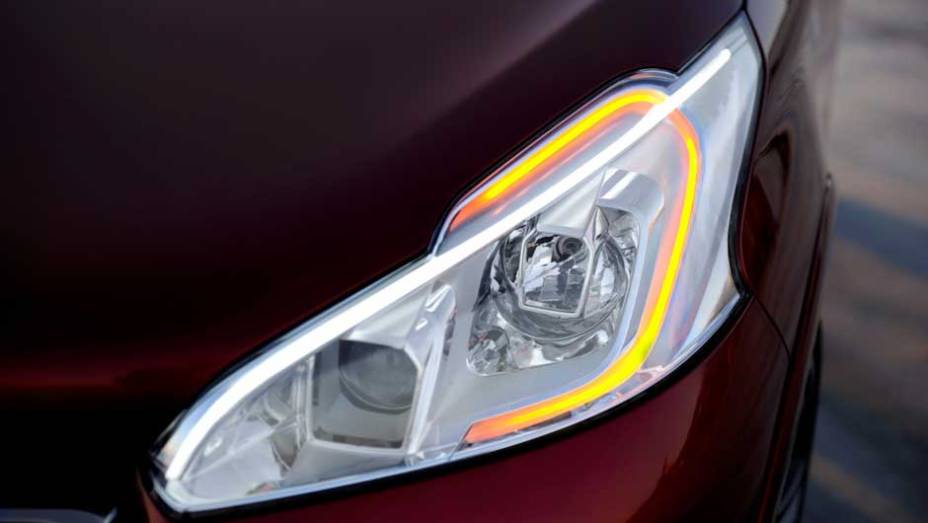 Peugeot confirmou a versão de produção do 208 GTI para o Salão de Paris deste ano. Versão conceitual foi mostrada em Genebra. <a href="https://beta-develop.quatrorodas.abril.com.br/noticias/fabricantes-peugeot-208-gti-sera-mostrado-paris-325335_p.shtml" rel="migration">Leia mais</a> Peugeot confirmou a versão de produção do 208 GTI para o Salão de Paris deste ano. Versão conceitual foi mostrada em Genebra. <a href="https://beta-develop.quatrorodas.abril.com.br/noticias/fabricantes-peugeot-208-gti-sera-mostrado-paris-325335_p.shtml" rel="migration">Leia mais</a>