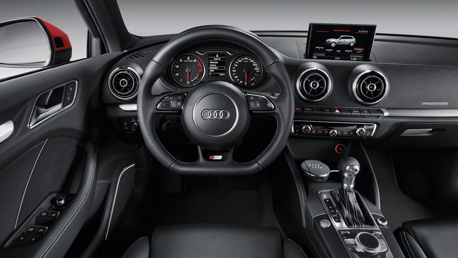 De s&eacute;rie, todas as vers&otilde;escontam com piloto autom&aacute;tico auto adaptativo. | <a href="https://beta-develop.quatrorodas.abril.com.br/salao-do-automovel/2012/carros/a3-sportback-704308.shtml" rel="migration">Leia mais</a>