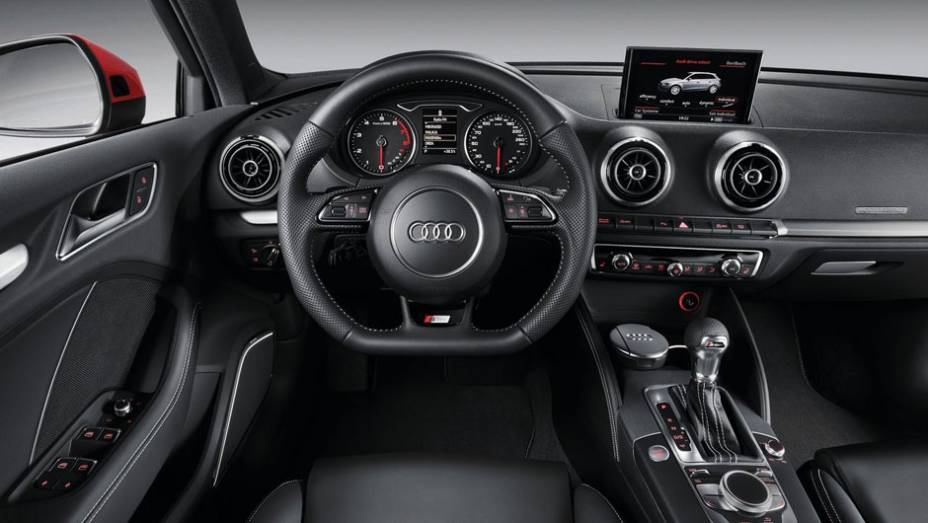De s&eacute;rie, todas as vers&otilde;escontam com piloto autom&aacute;tico auto adaptativo. | <a href="https://beta-develop.quatrorodas.abril.com.br/salao-do-automovel/2012/carros/a3-sportback-704308.shtml" rel="migration">Leia mais</a>
