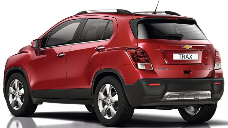 A previs&atilde;o &eacute; de que o Chevrolet Trax, visto como um "irm&atilde;o menor" da Captiva, chegue ao Brasil em 2013. | <a href="%20https://beta-develop.quatrorodas.abril.com.br/saloes/paris/2012/chevrolet-trax-702776.shtml" rel="migration">Leia mais</a>