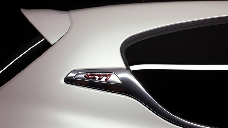 Segundo a marca, a versão esportiva do 208 utiliza o mesmo motor 1.6 16V turbo empregado no RCZ e no Citroën DS3. | <a href="%20https://beta-develop.quatrorodas.abril.com.br/saloes/paris/2012/peugeot-208-gti-702614.shtml" rel="migration">Leia mais</a> Segundo a marca, a versão esportiva do 208 utiliza o mesmo motor 1.6 16V turbo empregado no RCZ e no Citroën DS3. | <a href="%20https://beta-develop.quatrorodas.abril.com.br/saloes/paris/2012/peugeot-208-gti-702614.shtml" rel="migration">Leia mais</a>