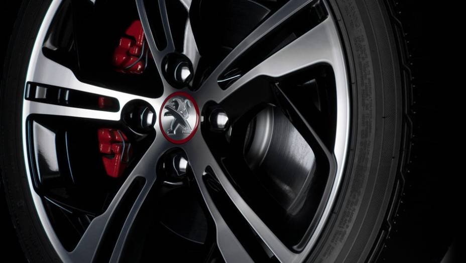O carro utilizará rodas de aro 17" com pneus 205/45, freio com discos ventilados de 302 mm na dianteiras e 249 mm na traseira. | <a href="%20https://beta-develop.quatrorodas.abril.com.br/saloes/paris/2012/peugeot-208-gti-702614.shtml" rel="migration">Leia mais</a> O carro utilizará rodas de aro 17" com pneus 205/45, freio com discos ventilados de 302 mm na dianteiras e 249 mm na traseira. | <a href="%20https://beta-develop.quatrorodas.abril.com.br/saloes/paris/2012/peugeot-208-gti-702614.shtml" rel="migration">Leia mais</a>