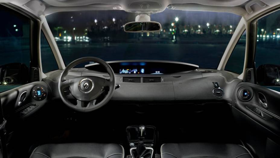 Internamente, introdu&ccedil;&atilde;o de navegador GPS, conex&otilde;es USB, auxiliar e Bluetooth. | <a href="%20https://beta-develop.quatrorodas.abril.com.br/saloes/paris/2012/renault-espace-703296.shtml" rel="migration">Leia mais</a>