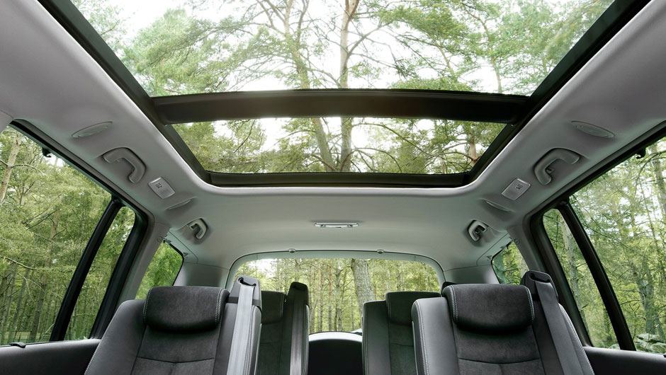 Teto solar panor&acirc;mico. | <a href="https://beta-develop.quatrorodas.abril.com.br/saloes/paris/2012/renault-espace-703296.shtml" rel="migration">Leia mais</a>