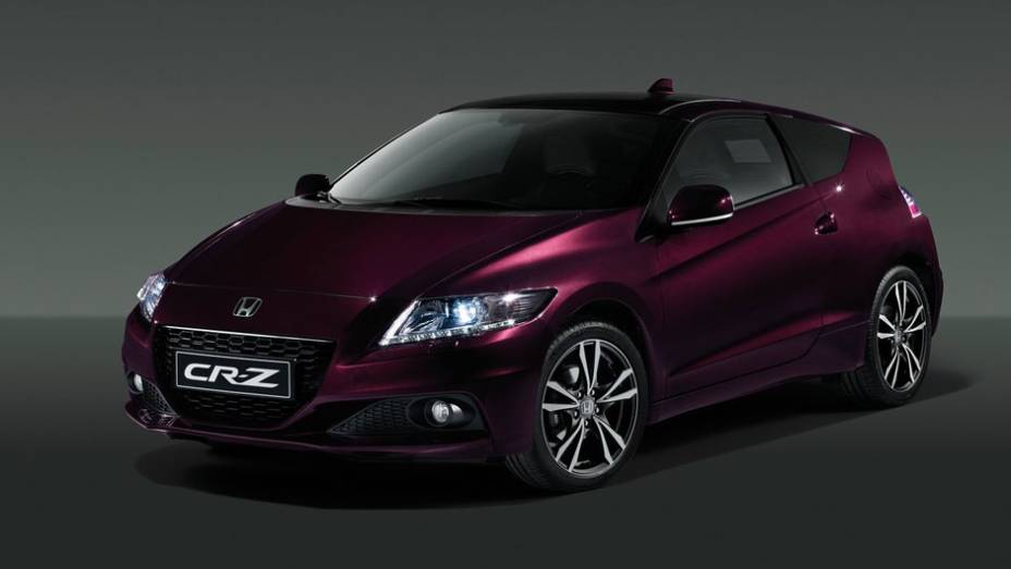 Modelo apresenta mudanças visuais em seu etxerior | <a href="https://beta-develop.quatrorodas.abril.com.br/saloes/paris/2012/honda-cr-z-703324.shtml" rel="migration">Leia mais</a>