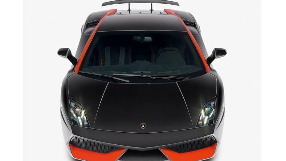 Sua relação peso-potência é de apenas 2,35 kg/cv | <a href="https://beta-develop.quatrorodas.abril.com.br/saloes/paris/2012/lamborghini-gallardo-lp-570-4-edizione-tecnica-703486.shtml" rel="migration">Leia mais</a>