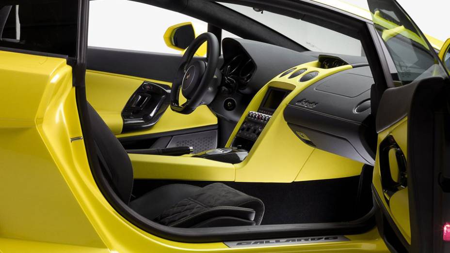 Novidade come&ccedil;a a ser vendida na Europa em novembro deste ano | <a href="https://beta-develop.quatrorodas.abril.com.br/saloes/paris/2012/lamborghini-gallardo-lp-560-4-703460.shtml" rel="migration">Leia mais</a>