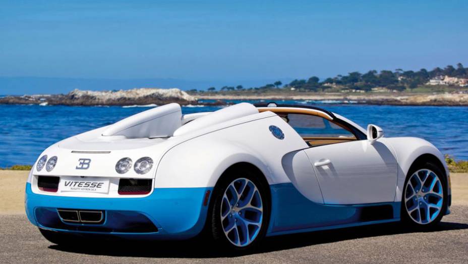 Assim, o branco predomina, mas é acompanhado por um tom azul-claro | <a href="https://beta-develop.quatrorodas.abril.com.br/saloes/paris/2012/bugatti-veyron-16-4-grand-sport-vitesse-special-edition-703589.shtml" rel="migration">Leia mais</a>