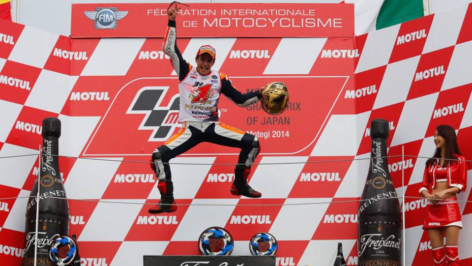 Marc M&aacute;rquez conquistou o segundo t&iacute;tulo na categoria mais importante da motovelocidade | <a href="https://beta-develop.quatrorodas.abril.com.br/moto/noticias/ultrapassagem-final-bicampeonato-marc-marquez-805642.shtml" rel="migration">Leia mais</a>
