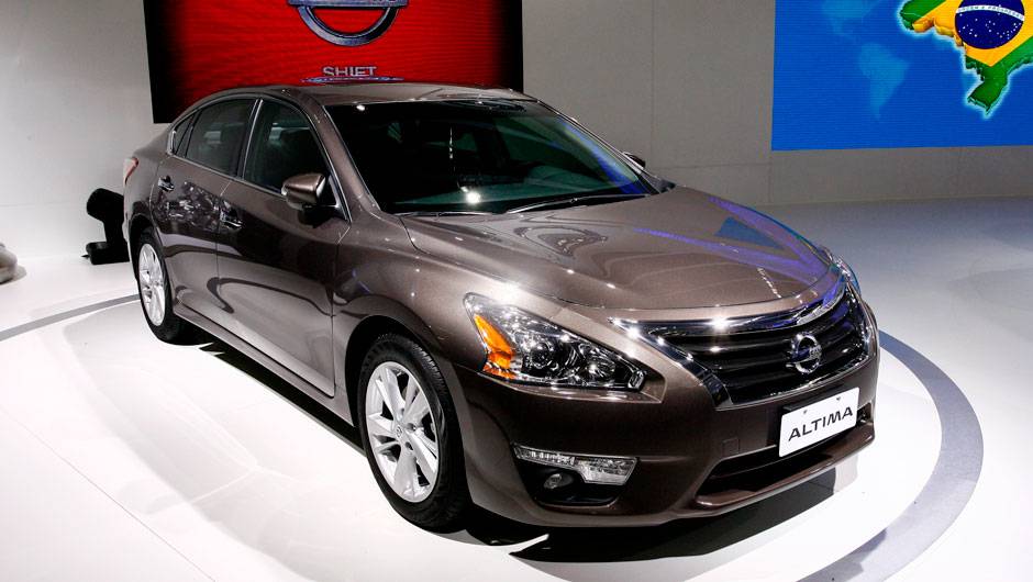 O Altima tem motor 2.5 de 182 cv de pot&ecirc;ncia