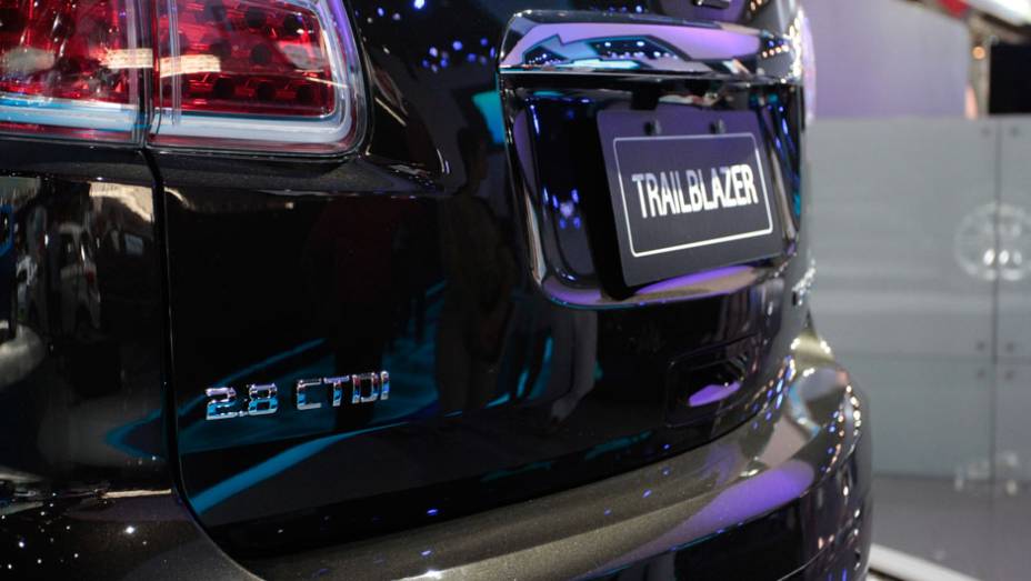 O modelo conta com diversos itens voltados para a segurança dos passageiros | <a href="https://beta-develop.quatrorodas.abril.com.br/salao-do-automovel/2012/carros/s10-grand-blazer-704027.shtml" rel="migration">Leia mais</a> O modelo conta com diversos itens voltados para a segurança dos passageiros | <a href="https://beta-develop.quatrorodas.abril.com.br/salao-do-automovel/2012/carros/s10-grand-blazer-704027.shtml" rel="migration">Leia mais</a>