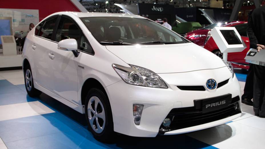 Prius | Compara&ccedil;&atilde;o na categoria: A | Compara&ccedil;&atilde;o geral: A | Emiss&atilde;o de CO2/ gas. (g/km): 86 | CONSUMO: &aacute;lc./cidade (km/l): 15,7 | gas./estrada (km/l): 14,3