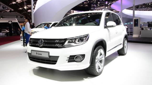 Além do novo CC e do Touareg, o Tiguan também entrou no clube R-Line | <a href="https://beta-develop.quatrorodas.abril.com.br/salao-do-automovel/2012/carros/tiguan-r-line-710810.shtml" rel="migration">Leia mais</a> Além do novo CC e do Touareg, o Tiguan também entrou no clube R-Line | <a href="https://beta-develop.quatrorodas.abril.com.br/salao-do-automovel/2012/carros/tiguan-r-line-710810.shtml" rel="migration">Leia mais</a>