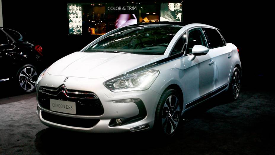 Completando a s&eacute;rie DS, a Citro&euml;n mostra no Sal&atilde;o do Autom&oacute;vel o DS5 | <a href="https://beta-develop.quatrorodas.abril.com.br/salao-do-automovel/2012/carros/ds5-703947.shtml" rel="migration">Leia mais</a>