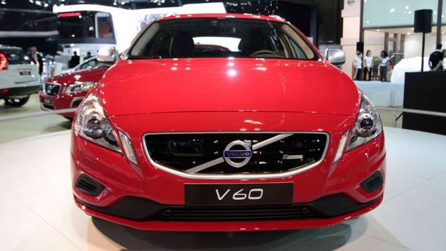 O Volvo V60 chegou ao evento como uma das principais novidades da marca no mercado brasileiro | <a href="https://beta-develop.quatrorodas.abril.com.br/salao-do-automovel/2012/carros/v60-709515.shtml" rel="migration">Leia mais</a> O Volvo V60 chegou ao evento como uma das principais novidades da marca no mercado brasileiro | <a href="https://beta-develop.quatrorodas.abril.com.br/salao-do-automovel/2012/carros/v60-709515.shtml" rel="migration">Leia mais</a>