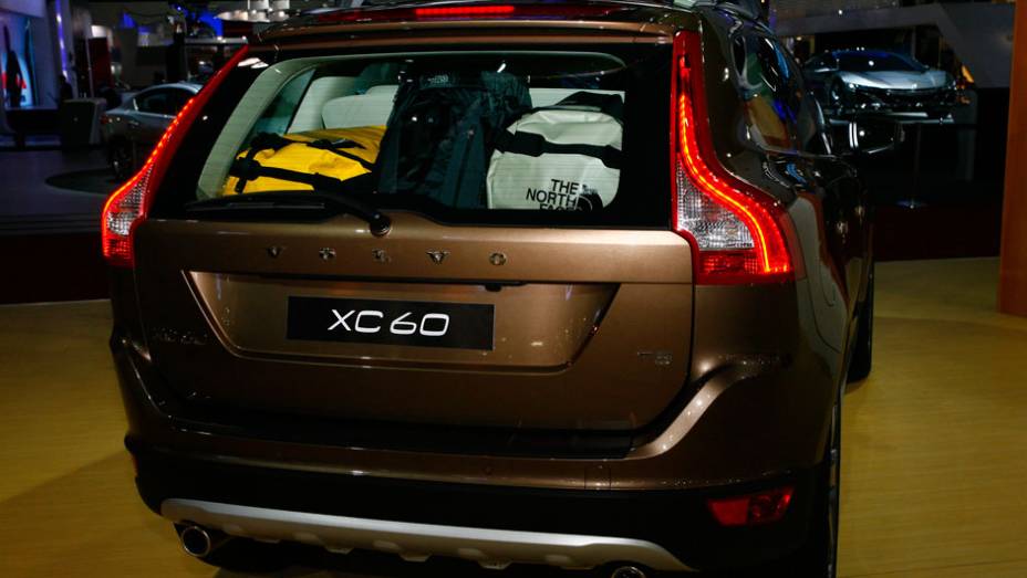 transmissão é automática de seis velocidades (Geartronic). A tração pode ser dianteira ou integral | <a href="https://beta-develop.quatrorodas.abril.com.br/salao-do-automovel/2012/carros/xc60-710170.shtml" rel="migration">Leia mais</a>