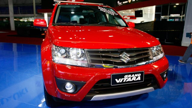 O SUV chega com motor 2.0 (DOHC), que entrega 140 cavalos de potência a 6.000 rpm | <a href="https://beta-develop.quatrorodas.abril.com.br/salao-do-automovel/2012/carros/grand-vitara-703984.shtml" rel="migration">Leia mais</a> O SUV chega com motor 2.0 (DOHC), que entrega 140 cavalos de potência a 6.000 rpm | <a href="https://beta-develop.quatrorodas.abril.com.br/salao-do-automovel/2012/carros/grand-vitara-703984.shtml" rel="migration">Leia mais</a>