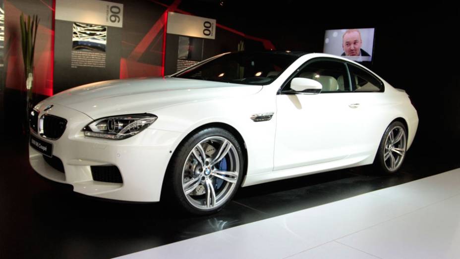 Um coupé de luxo, com características inovadoras. É assim que a BMW define o M6 | <a href="https://beta-develop.quatrorodas.abril.com.br/salao-do-automovel/2012/carros/m6-710910.shtml" rel="migration">Leia mais</a>