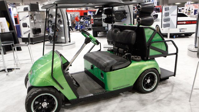 Maior evento de carros personalizados do mundo, o SEMA Show reúne todo tipo de projeto sobre rodas. Até os carrinhos de golfe entraram na dança... Maior evento de carros personalizados do mundo, o SEMA Show reúne todo tipo de projeto sobre rodas. Até os carrinhos de golfe entraram na dança...