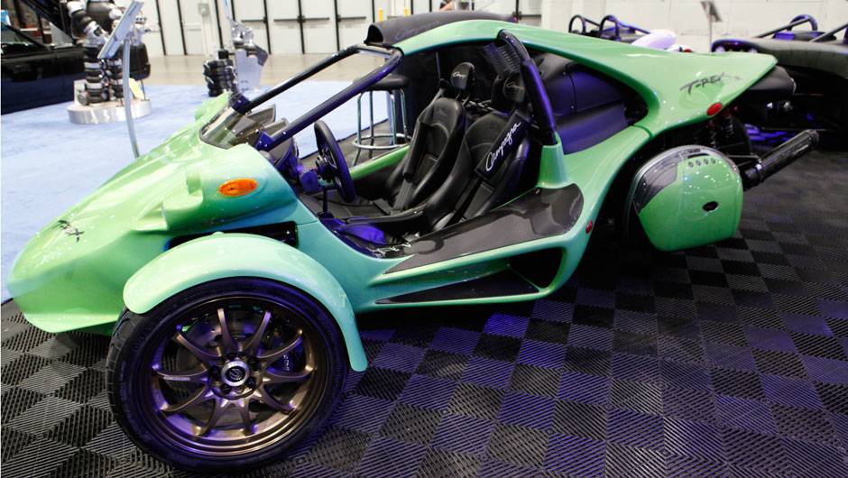 J&aacute; o T-Rex satisfaz quem busca desempenho, principalmente pelo motor Kawasaki de quatro cilindros em linha e quase 200 cv; segundo a fabricante, o T-Rex chega aos 230 km/h