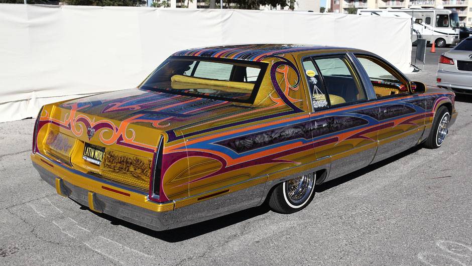 Agora, se voc&ecirc; quer chamar aten&ccedil;&atilde;o de verdade, fique com este Cadillac. Nem com uma melancia pendurada no pesco&ccedil;o as pessoas v&atilde;o te olhar tanto assim