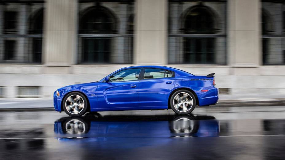 O Charger Daytona poder&aacute; ser baseado nas vers&otilde;es R/T e R/T Road & Track | <a href="https://beta-develop.quatrorodas.abril.com.br/saloes/los-angeles/2012/dodge-charger-daytona-724025.shtml" rel="migration">Leia mais</a>