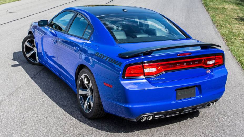 Com motor V8 de 370 cavalos de potência, o Charger Daytona terá quatro opções de cor de carroceria | <a href="%20https://beta-develop.quatrorodas.abril.com.br/saloes/los-angeles/2012/dodge-charger-daytona-724025.shtml" rel="migration">Leia mais</a> Com motor V8 de 370 cavalos de potência, o Charger Daytona terá quatro opções de cor de carroceria | <a href="%20https://beta-develop.quatrorodas.abril.com.br/saloes/los-angeles/2012/dodge-charger-daytona-724025.shtml" rel="migration">Leia mais</a>