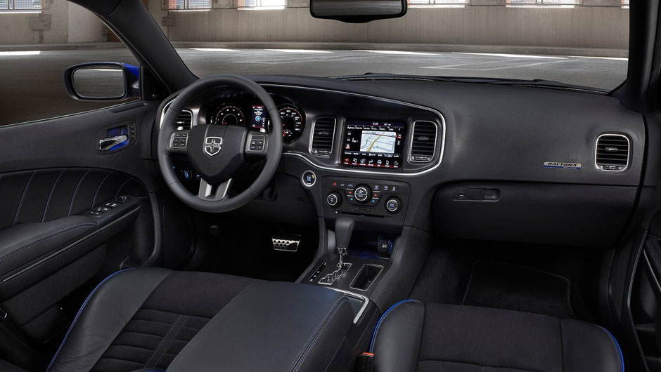 O interior tem bancos t&eacute;rmicos, al&eacute;m de central multim&iacute;dia com tela de 8,4 polegadas | <a href="%20https://beta-develop.quatrorodas.abril.com.br/saloes/los-angeles/2012/dodge-charger-daytona-724025.shtml" rel="migration">Leia mais</a>