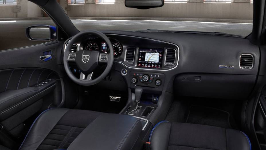 O interior tem bancos térmicos, além de central multimídia com tela de 8,4 polegadas | <a href="%20https://beta-develop.quatrorodas.abril.com.br/saloes/los-angeles/2012/dodge-charger-daytona-724025.shtml" rel="migration">Leia mais</a> O interior tem bancos térmicos, além de central multimídia com tela de 8,4 polegadas | <a href="%20https://beta-develop.quatrorodas.abril.com.br/saloes/los-angeles/2012/dodge-charger-daytona-724025.shtml" rel="migration">Leia mais</a>