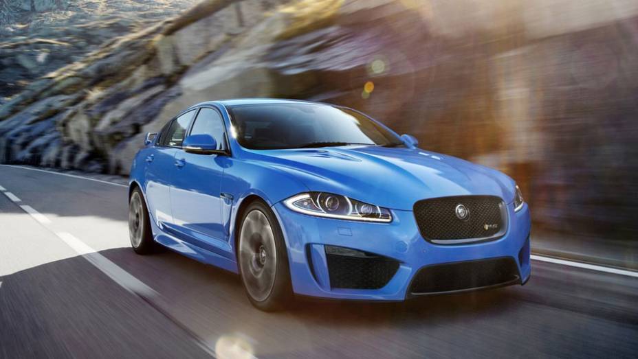 De acordo com a marca, este é o sedã mais rápido e potente já produzido por ela | <a href="https://beta-develop.quatrorodas.abril.com.br/saloes/los-angeles/2012/jaguar-xfr-s-724591.shtml" rel="migration">Leia mais</a>