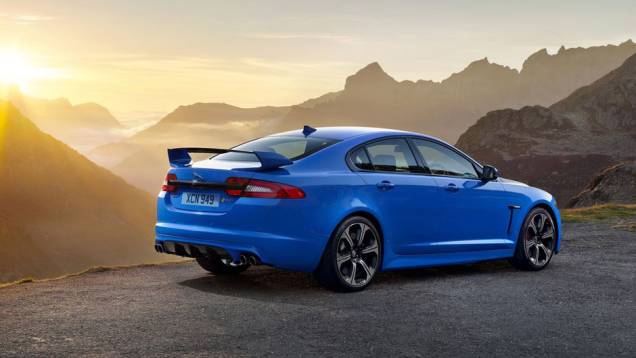 A transmissão é automática de oito velocidades | <a href="https://beta-develop.quatrorodas.abril.com.br/saloes/los-angeles/2012/jaguar-xfr-s-724591.shtml" rel="migration">Leia mais</a> A transmissão é automática de oito velocidades | <a href="https://beta-develop.quatrorodas.abril.com.br/saloes/los-angeles/2012/jaguar-xfr-s-724591.shtml" rel="migration">Leia mais</a>